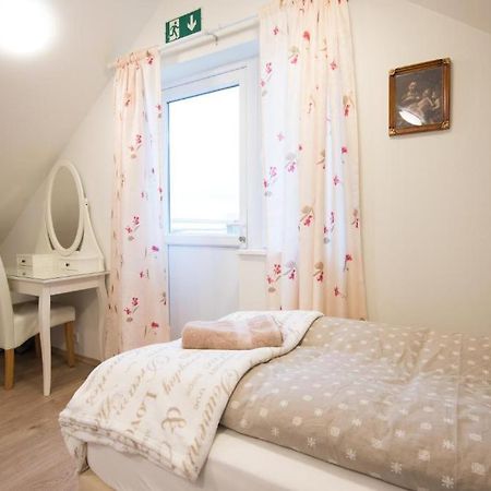 Guesthouse Grund Grindavík Εξωτερικό φωτογραφία